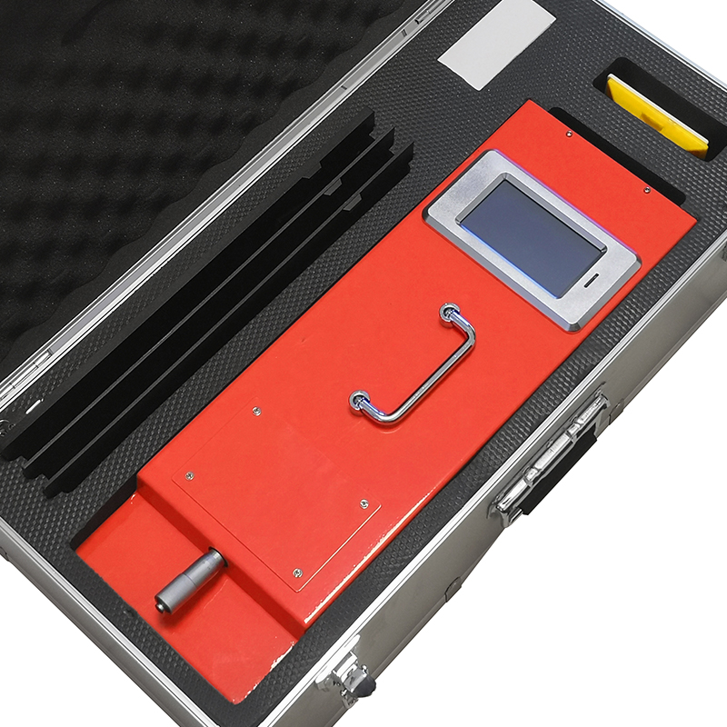 ZTT-201C突起路標(biāo)發(fā)光強(qiáng)度系數(shù)測量儀(圖4)